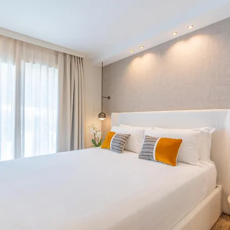 Il Borgo, Marina Homesuites, Poltu Quatu 3*