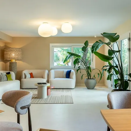 Il Borgo, Marina Homesuites, Poltu Quatu 3*