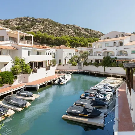 Il Borgo, Marina Homesuites, Poltu Quatu Aparthotel 3*