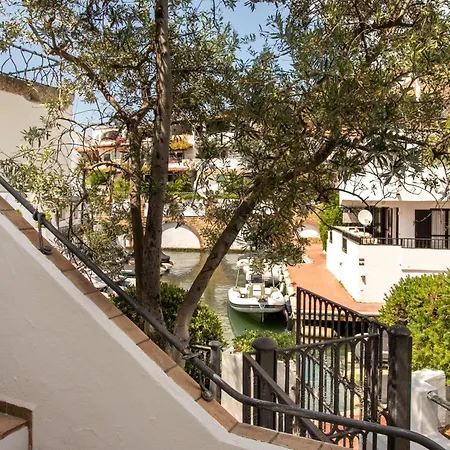 Il Borgo, Marina Homesuites, Poltu Quatu 3*