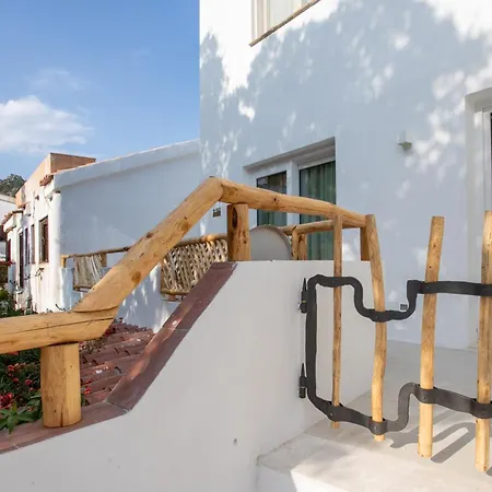 Il Borgo, Marina Homesuites, Poltu Quatu 3*
