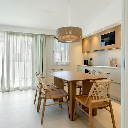 Il Borgo, Marina Homesuites, Poltu Quatu 3*